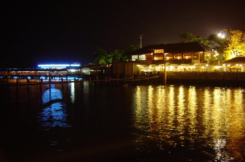 Restaurant by Manila Bay 2 by Allan Romero. Used Sony DSC-P5, Twilight Mode.