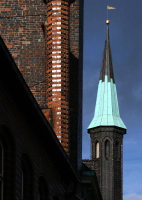 u2/wilson99/medium/498409.LubeckTower678.jpg