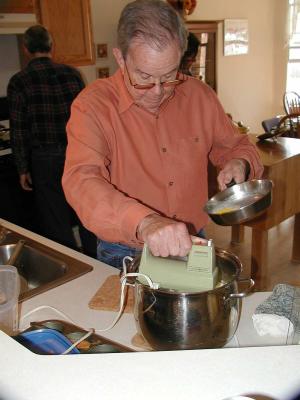 PaPa Mashes the Taters