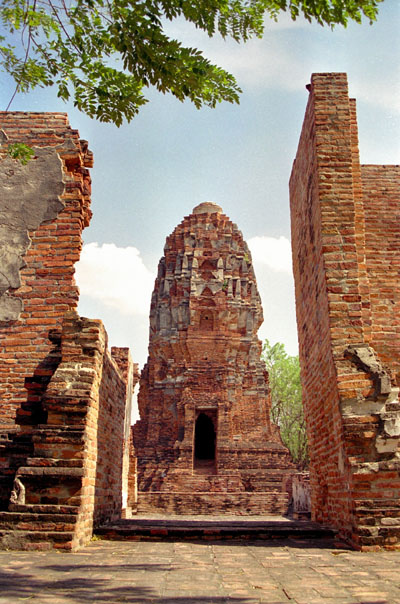 Central prang (tower), Wat Mahathat