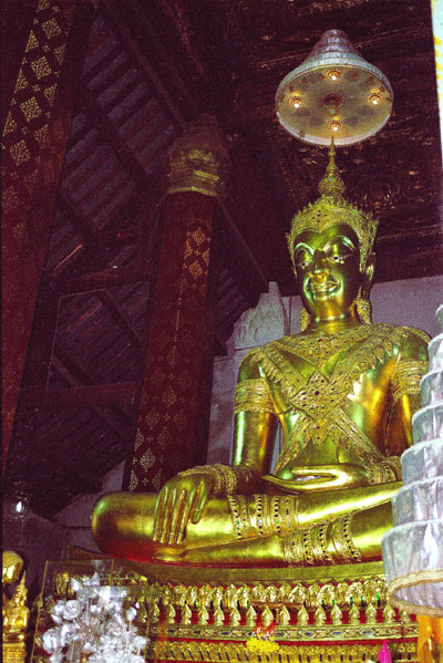 Buddha clad in royal attire, Wat Na Phra Men