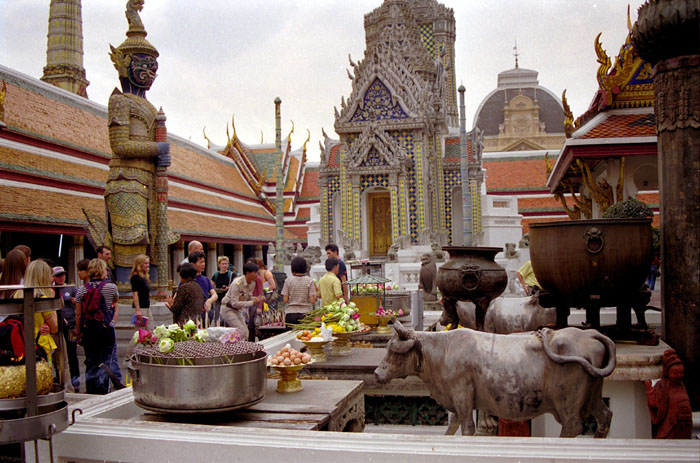 Offerings in front of the Temple of the Emerald Buddha