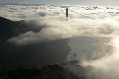 Golden Gate 084 fog creep north.jpg