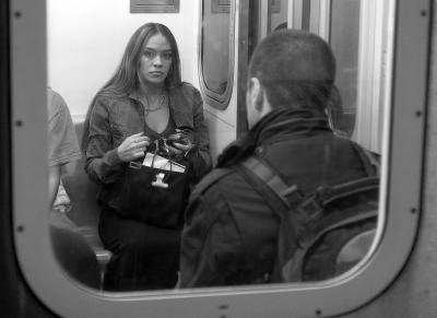 u20/chrisso/medium/36626758.LadySubwayGiveMeShit.jpg