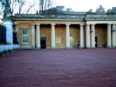 .....Ok Kim this is the front of the palace...The Fore Court.....