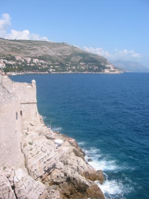 Cliffs under the city wall of Dubrovnik.jpg