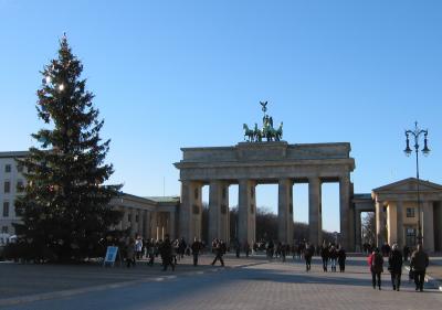 Brandenburger Tor in December.jpg