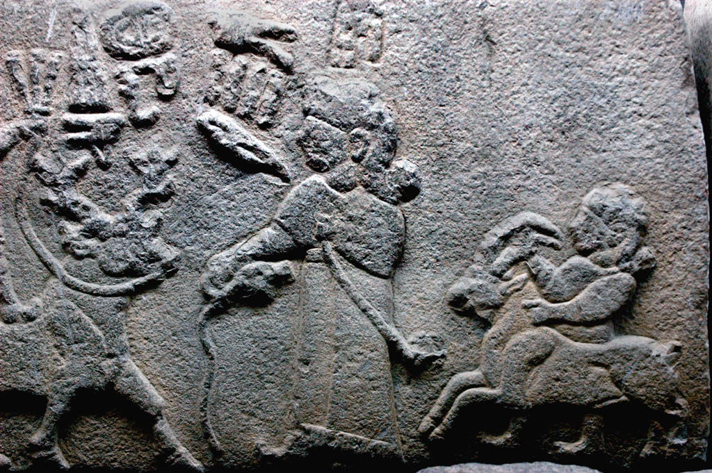 Scenes of kings meeting gods