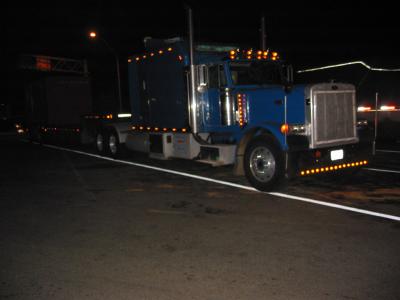 u20/ghost1/medium/36620876.Peterbilt.jpg