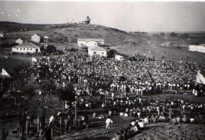 טקס הסרת הלוט מפסל אנילביץ ביד מרדכי - 1950