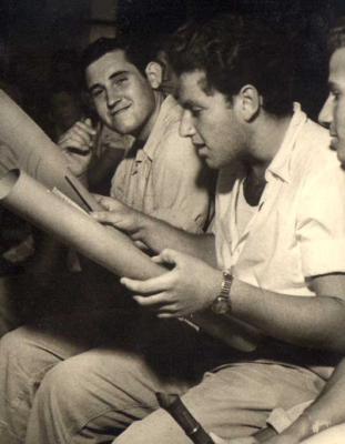 מסיבת סיום לפני הגיוס - סוף 53 - במסיבה
