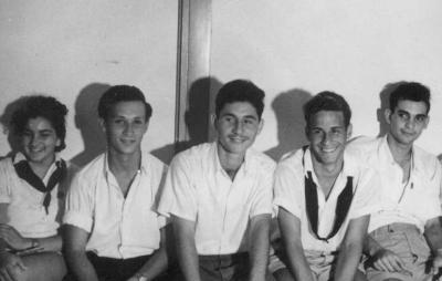 מסיבת סיום לפני הגיוס - סוף 53 - במסיבה