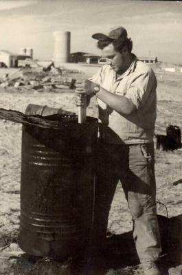  במגן - 1953 - אורי ממש עובד