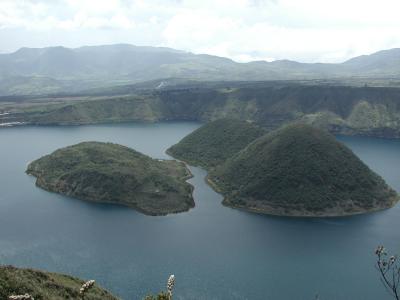 Wanderung am Kraterrand der Lagune Cuicocha