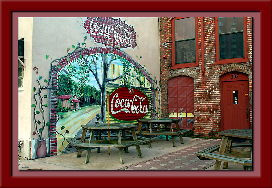 y3825_CokeMural-28mm.jpg