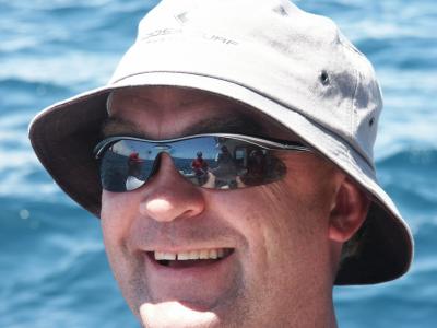 ...nope - check his sunnies!