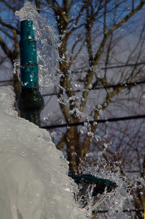 handkfountain2a.JPG