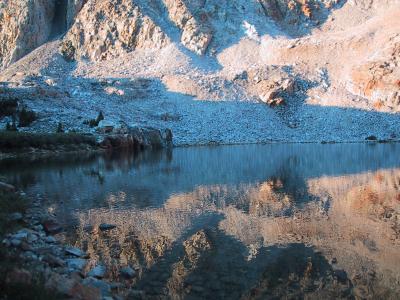 Split Mountain: Surface of Red Lake in the morning.