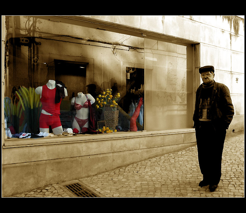 16.11.2004 ... In the street ...