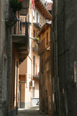 a narrow street