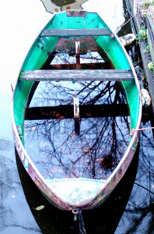 Reflection in rowingboat
