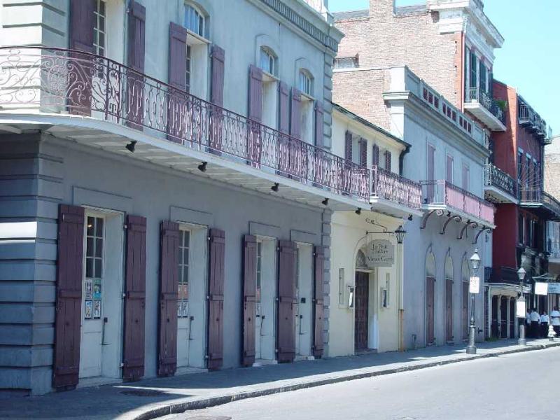 LePetit Theatre (2921)