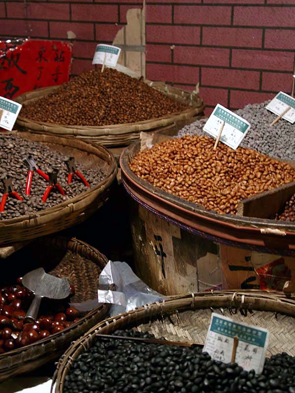 Beans, Nuts and Chestnuts<br />昆都夜市