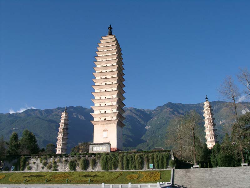 Side View of The Three Pagodas 2<br />崇聖寺三塔