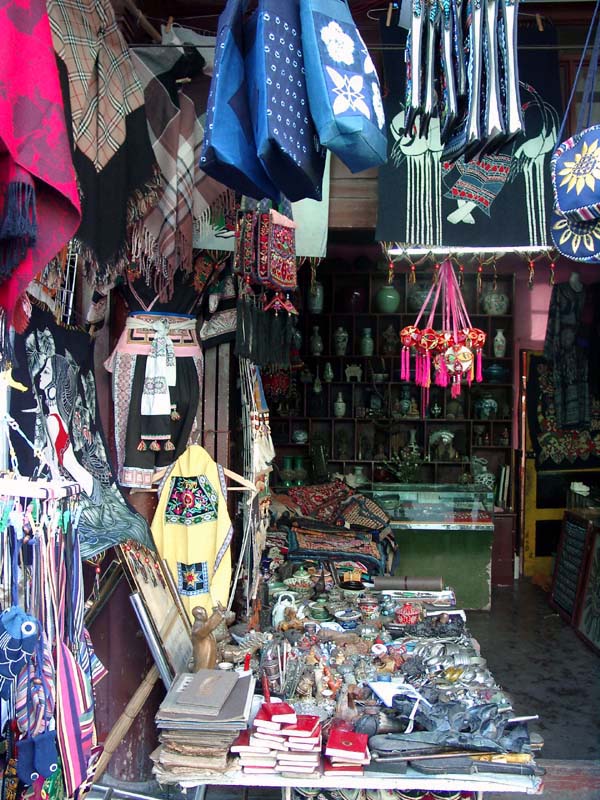A Shop of Yangren Street<br />大理古城洋人街