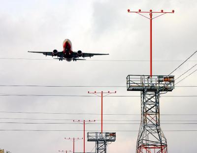 Southwest Airlines Boeing 737-3H4  on final approach