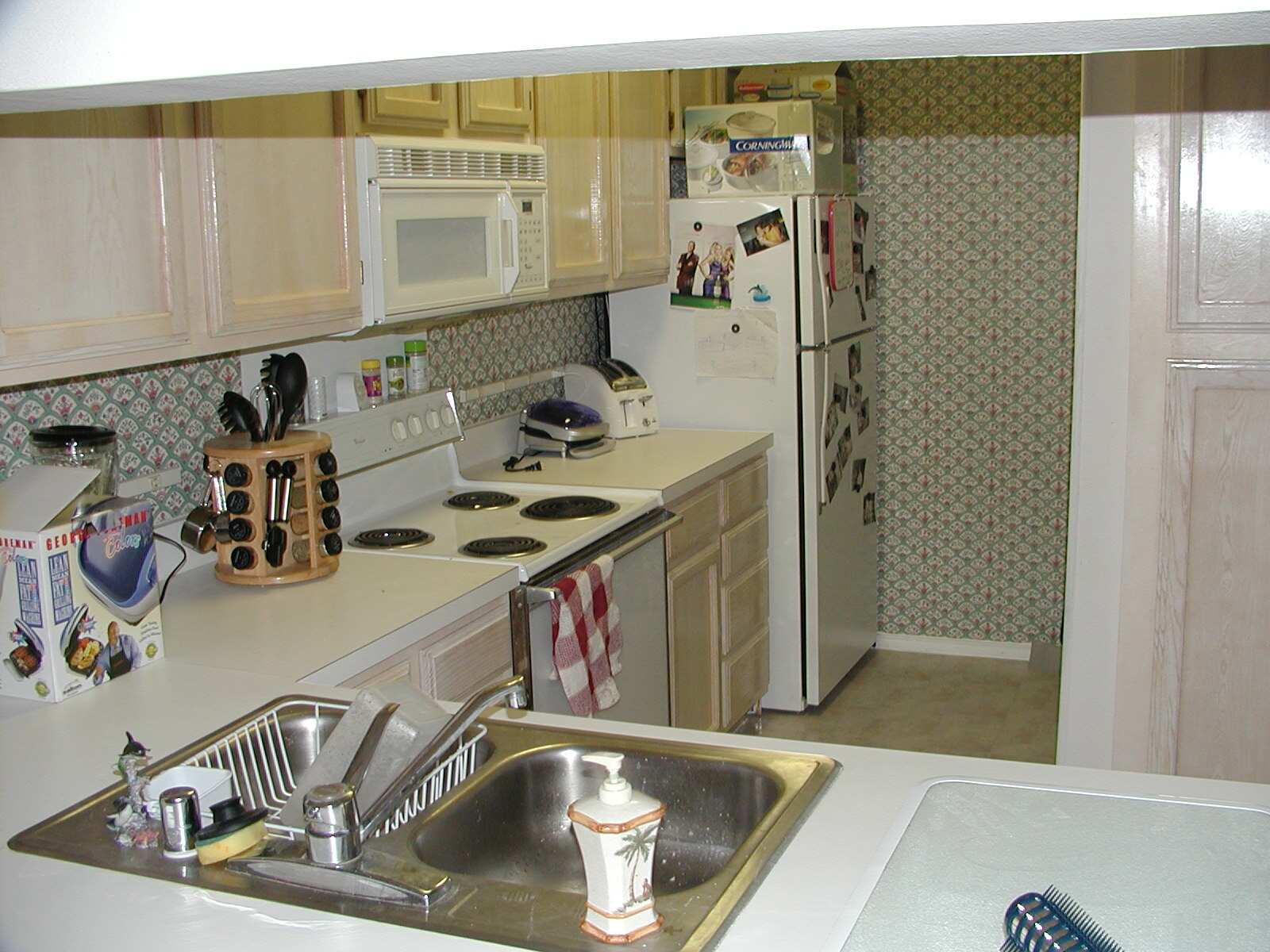 Dianas Very Neat Kitchen