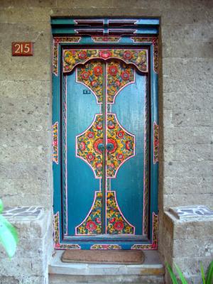 and comes with a beautiful door like this..