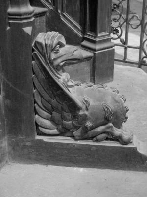 St.-Ouen: pulpit