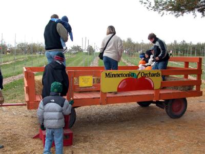 u21/cbowker/medium/35174437.hayride3.jpg