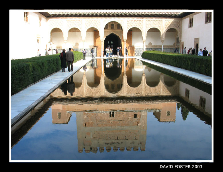 reflection - patio de comares