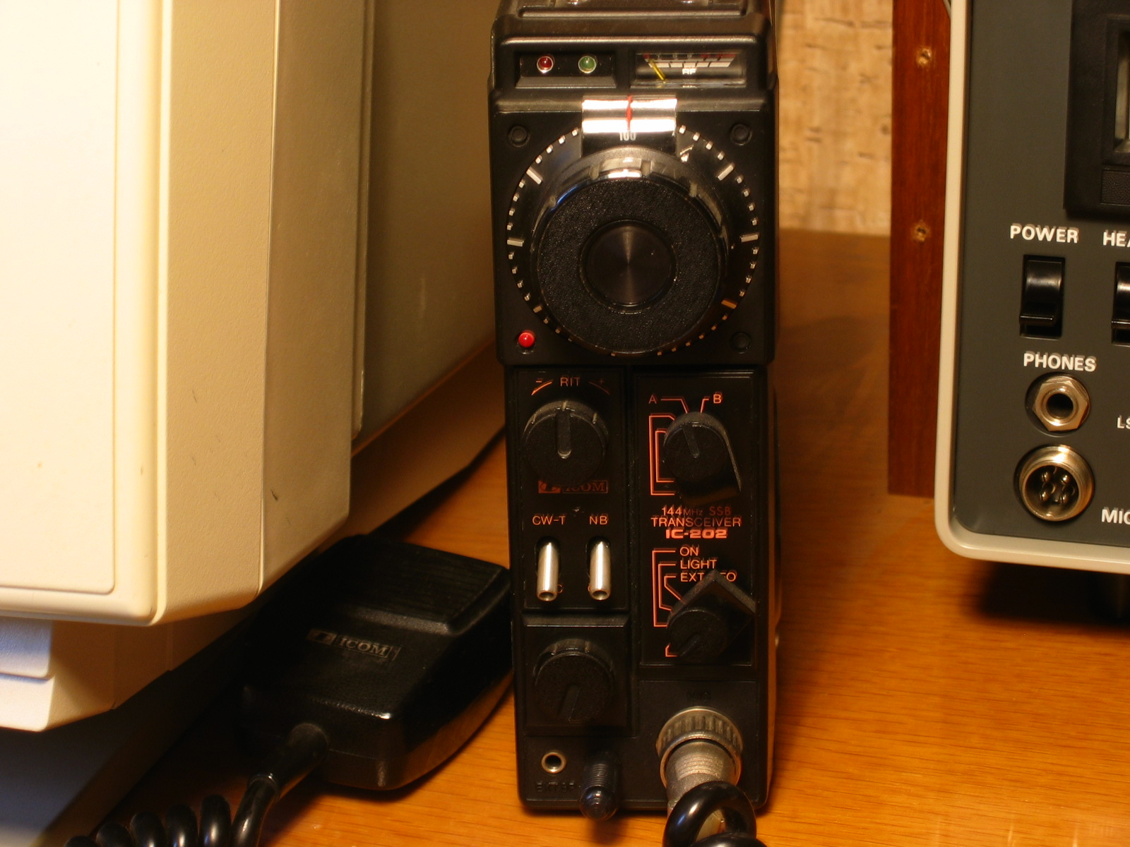 the 2m ssb portable IC 202