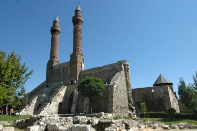 Çifte Minareli Medrese before restoration