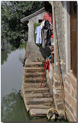 Back stairs - Multitasking