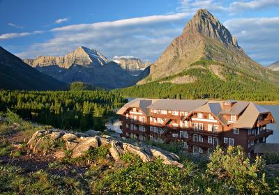 Many Glacier Lodge
