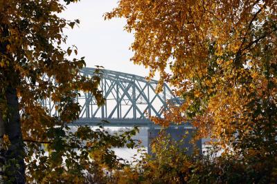 peek at the bridge