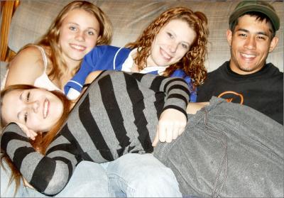 u21/hlsweeney/medium/36728060.112304_Croot_Couch.jpg