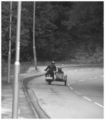 ^쥼  speed demon from yesteryear, shown here overtaking our bus
