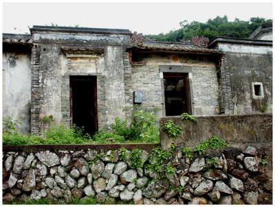 HhӪ  deserted village houses