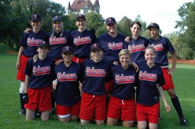 2004 Softball Team.JPG