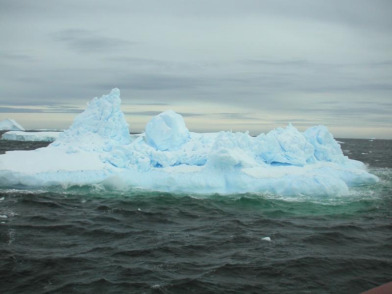 More beautiful icebergs