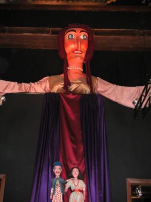 Giant puppet