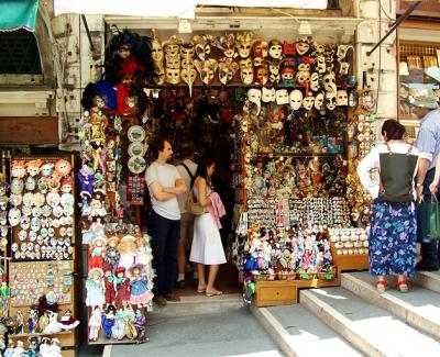 shops on the Rialto bridge!