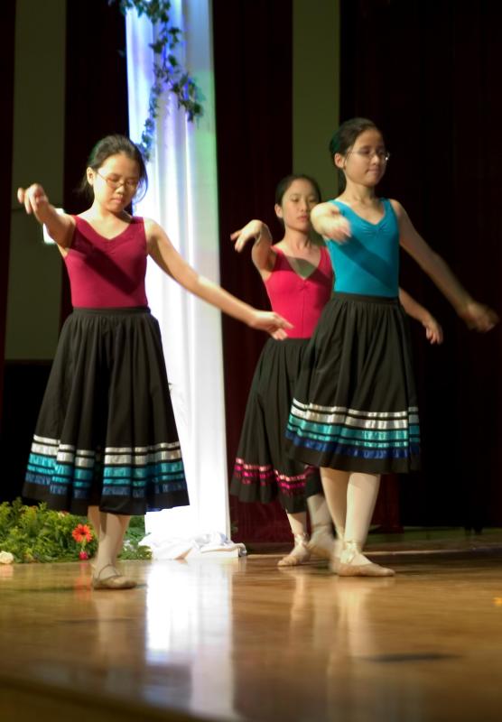 ballerinas.jpg