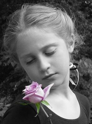 u21/steve_kc/medium/12576461.MadFlowerBW.jpg