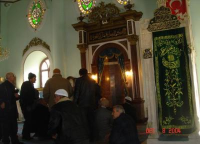 in mosque1.JPG